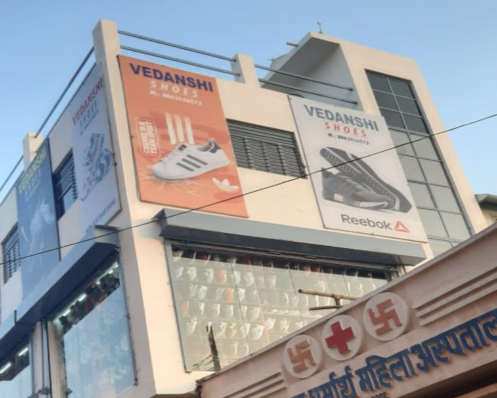 vedanshi-garments-and-shoes-shop