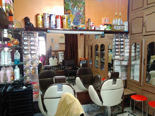 annu-beauty-parlour-fully-ac