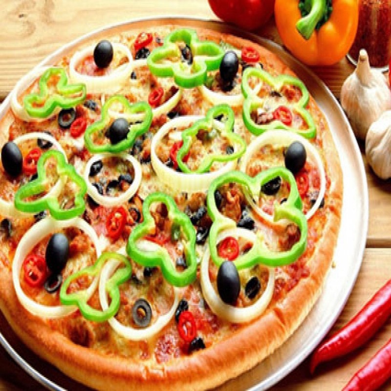 Lal-Haveli-Onion-Capsicum-Pizza