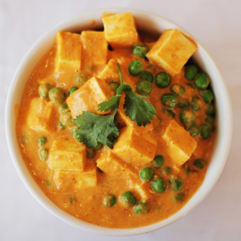 Lal-Haveli-Matar-Paneer