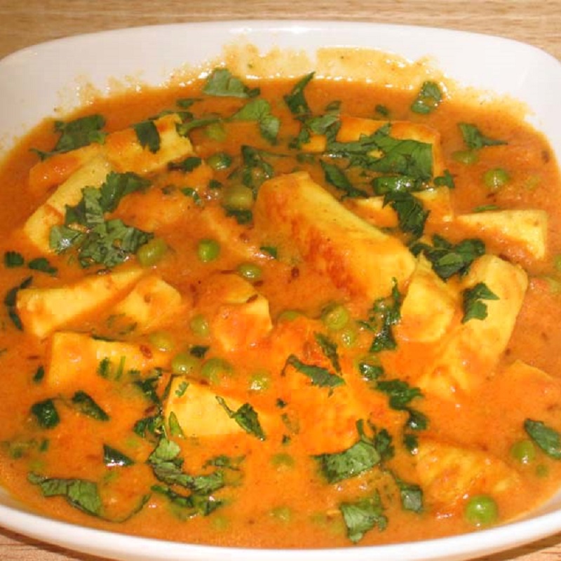 Lal-Haveli-Matar-Paneer