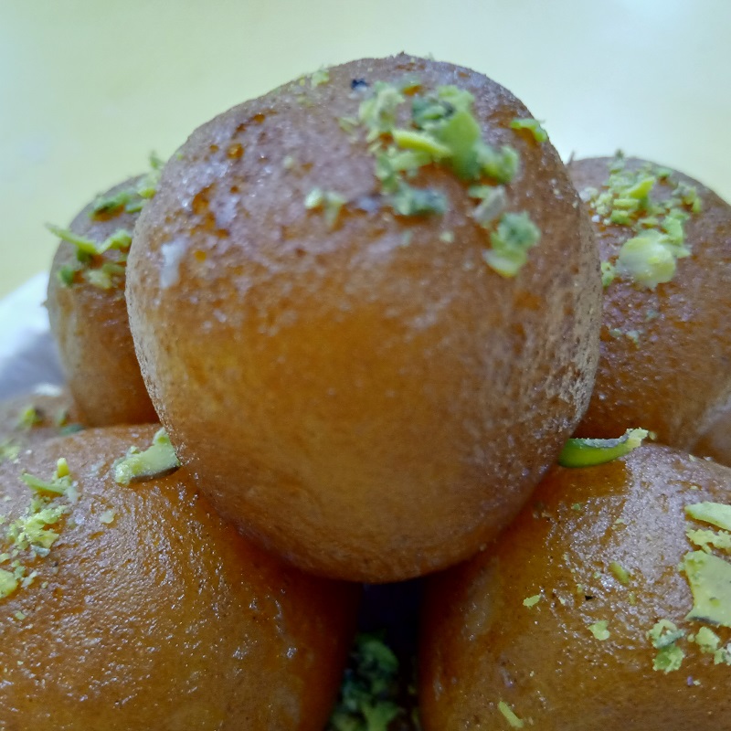 Gulab-Jamun